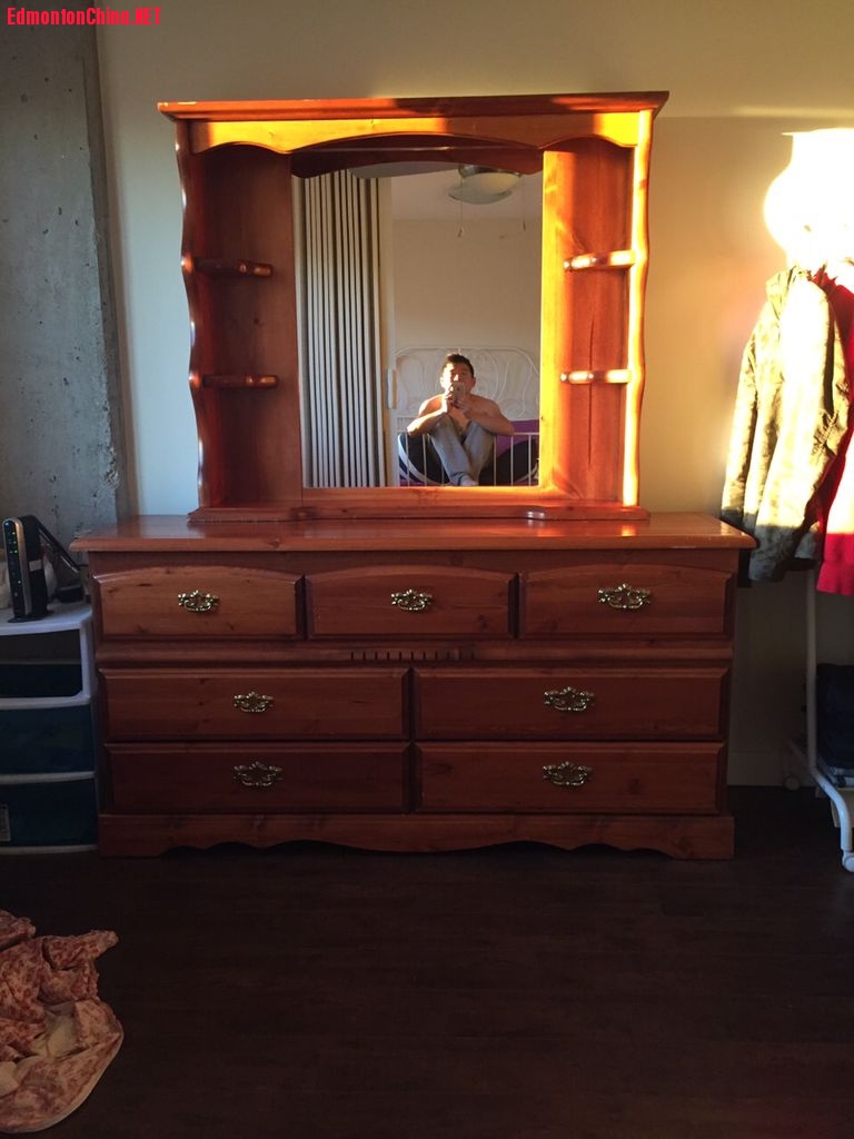 7 ��dresser with huge mirror