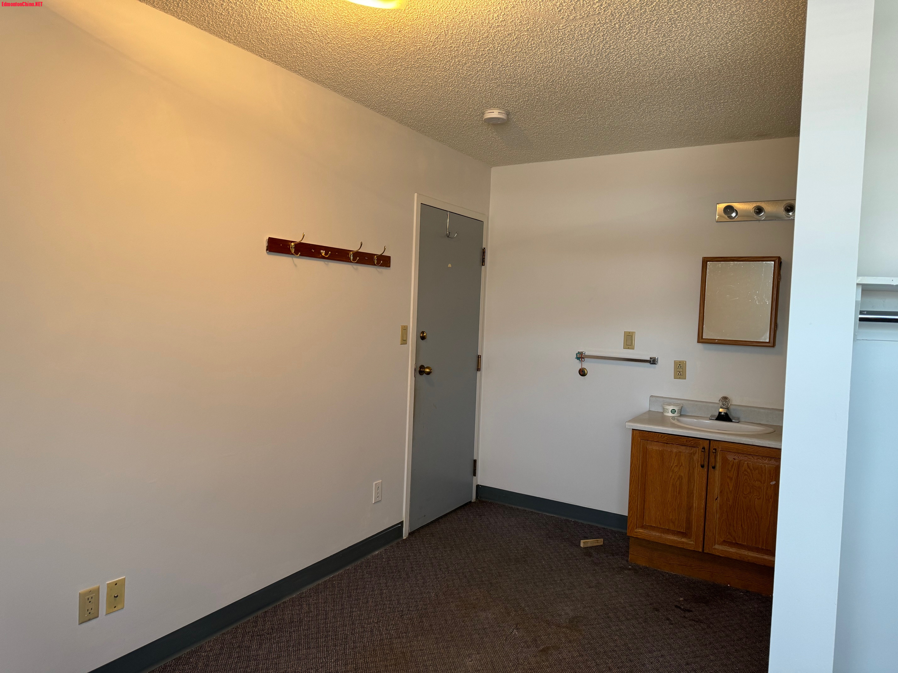 Big room1.jpg